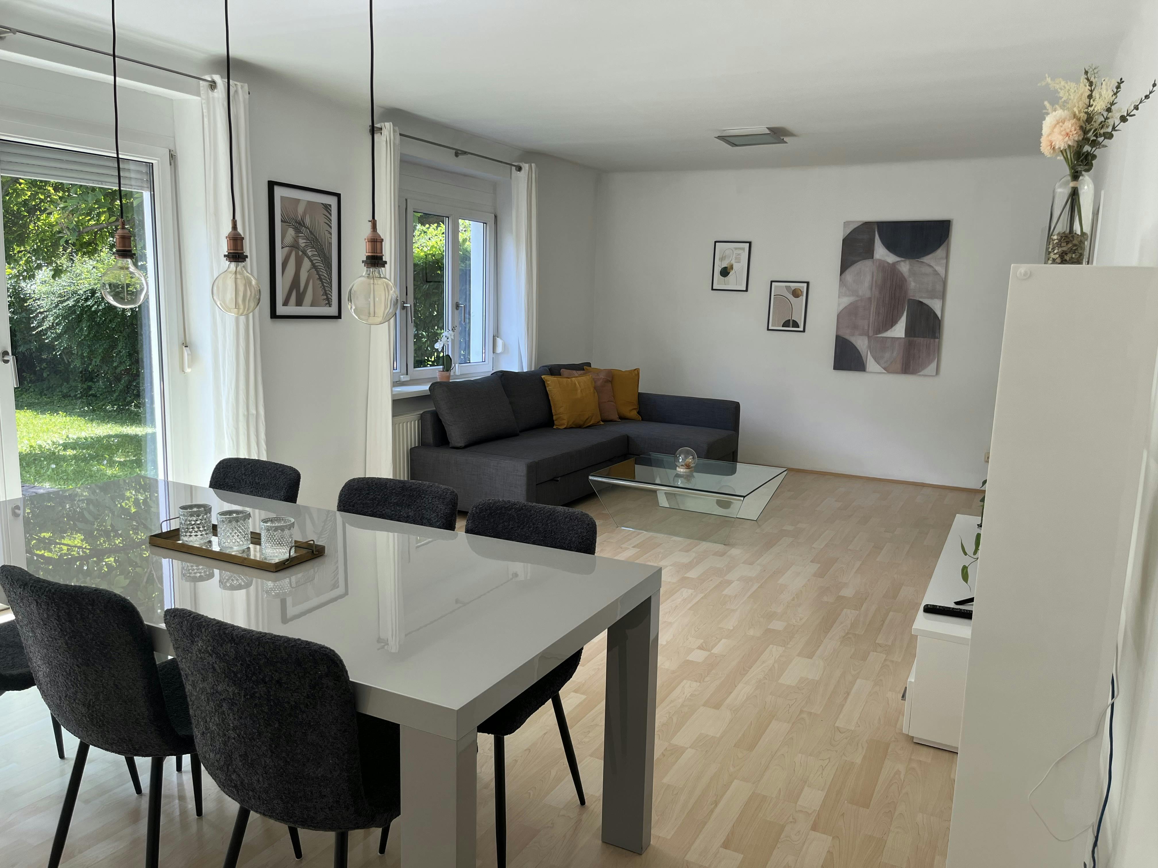 House for rent for €3,990 per month in Vienna, Alfred-Wegener-Gasse