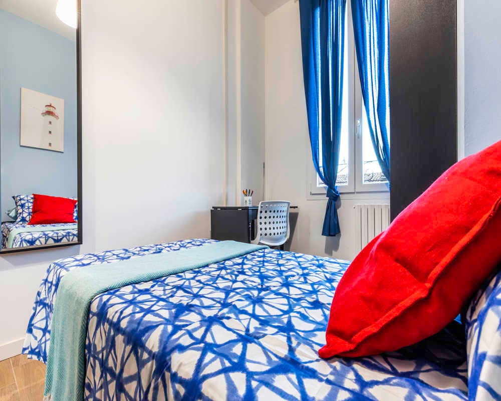 Private room for rent for €490 per month in Bologna, Viale Alfredo Oriani