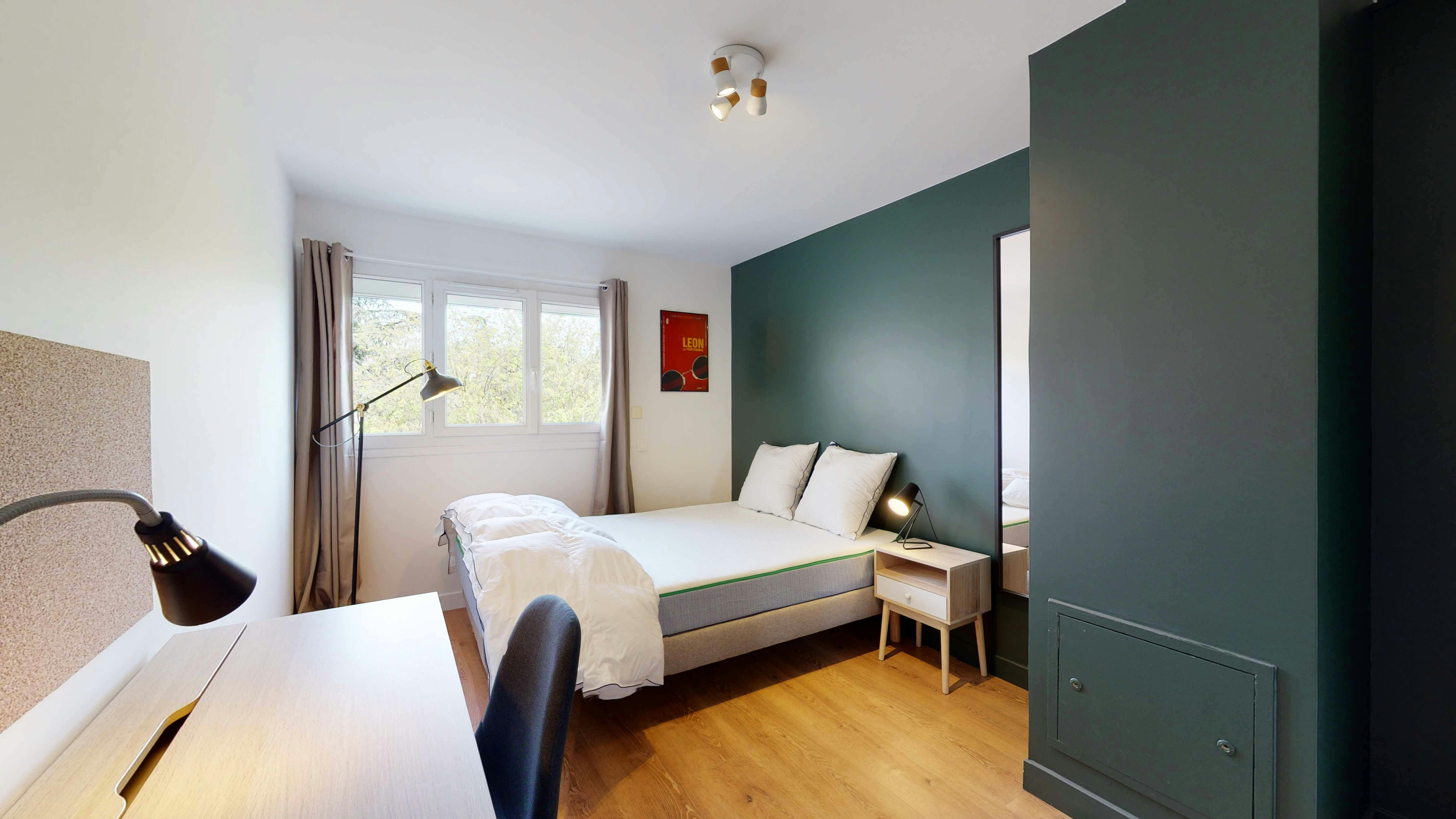 Rue Victor Schoelcher, Créteil preview