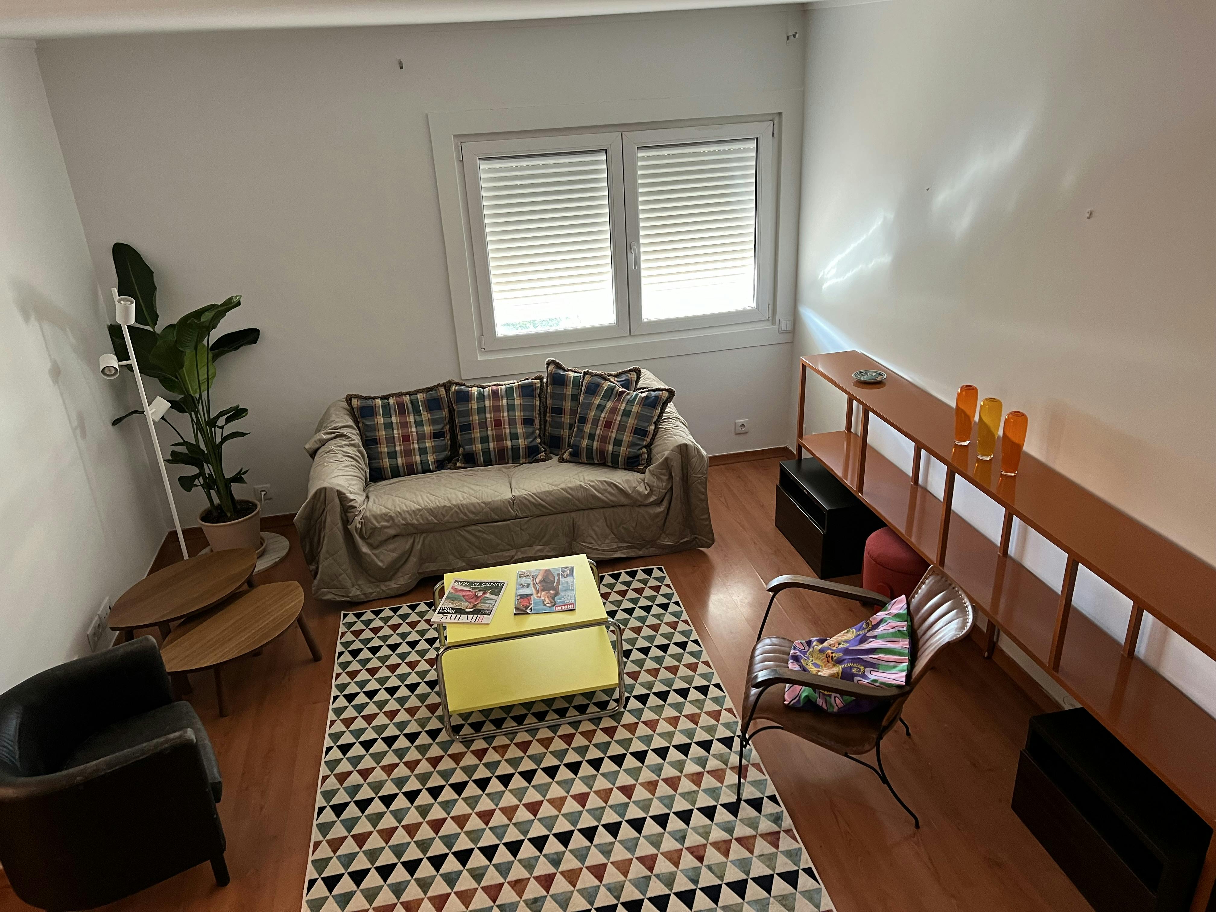 Apartment for rent for €1,930 per month in Lisbon, Rua Sousa Lopes