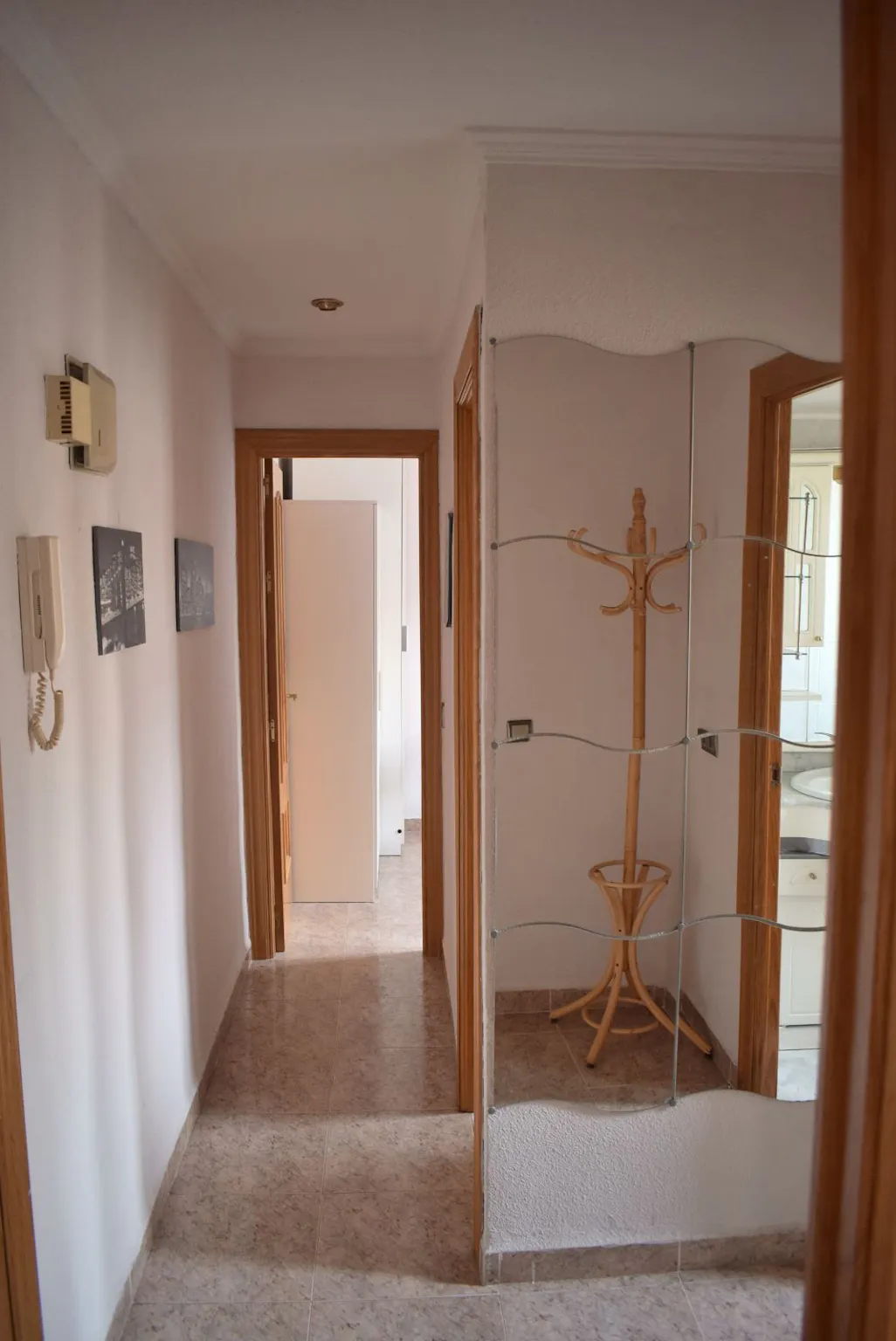 2-Bedroom Apartment in Calle de Rafael de Riego, Madrid (1529364) ROOM 2