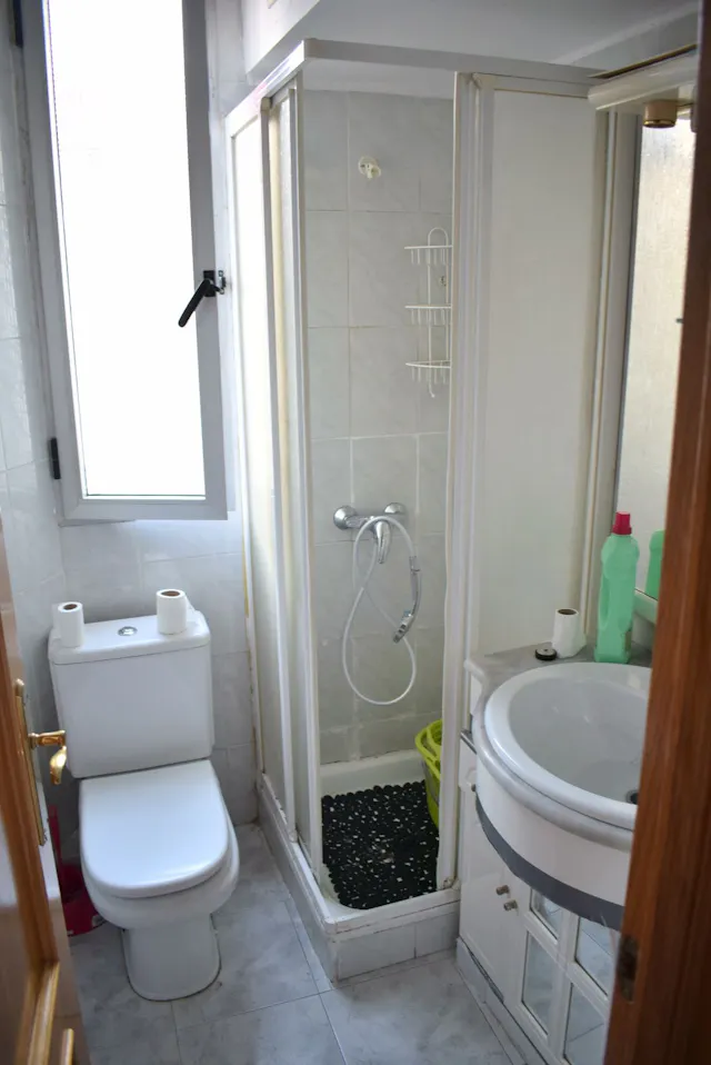 2-Bedroom Apartment in Calle de Rafael de Riego, Madrid (1529364) room image 2