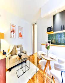 Apartment for rent for €800 per month in Milan, Via Volvinio