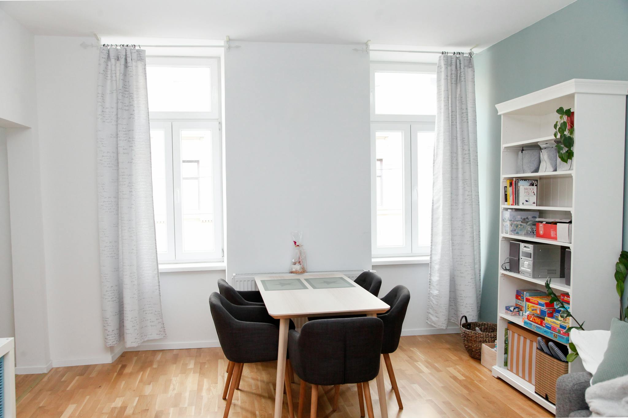 Nauseagasse, Vienna preview