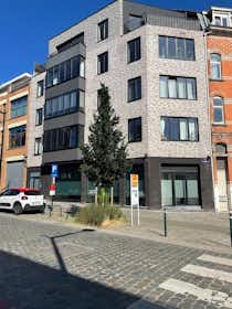Appartement te huur voor € 1.200 per maand in Brussels, Dieudonné Lefèvrestraat