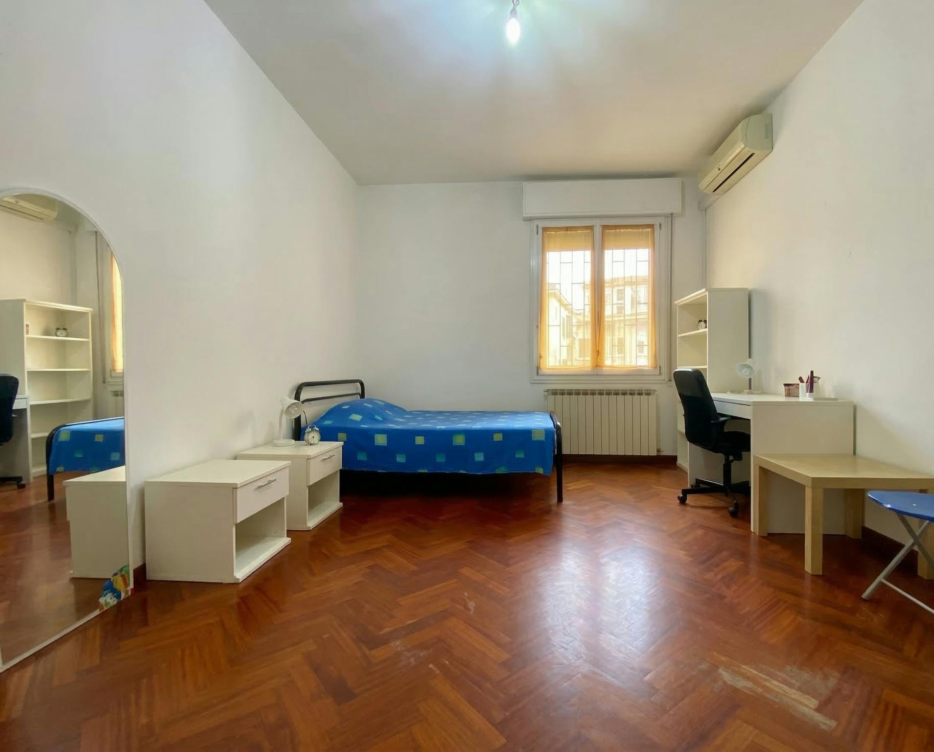 Via Calabria, Bologna preview