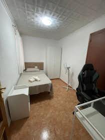 Приватна кімната за оренду для 225 EUR на місяць у Castelló de la Plana, Carrer Cabanes
