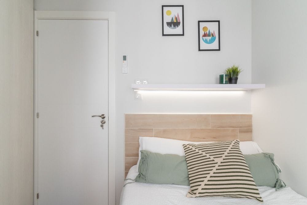 Private room for rent for €620 per month in Madrid, Calle de Jaime Vera