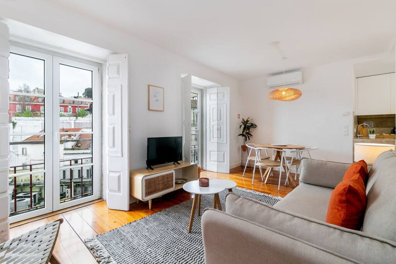 Rua das Escolas Gerais, Lisbon preview