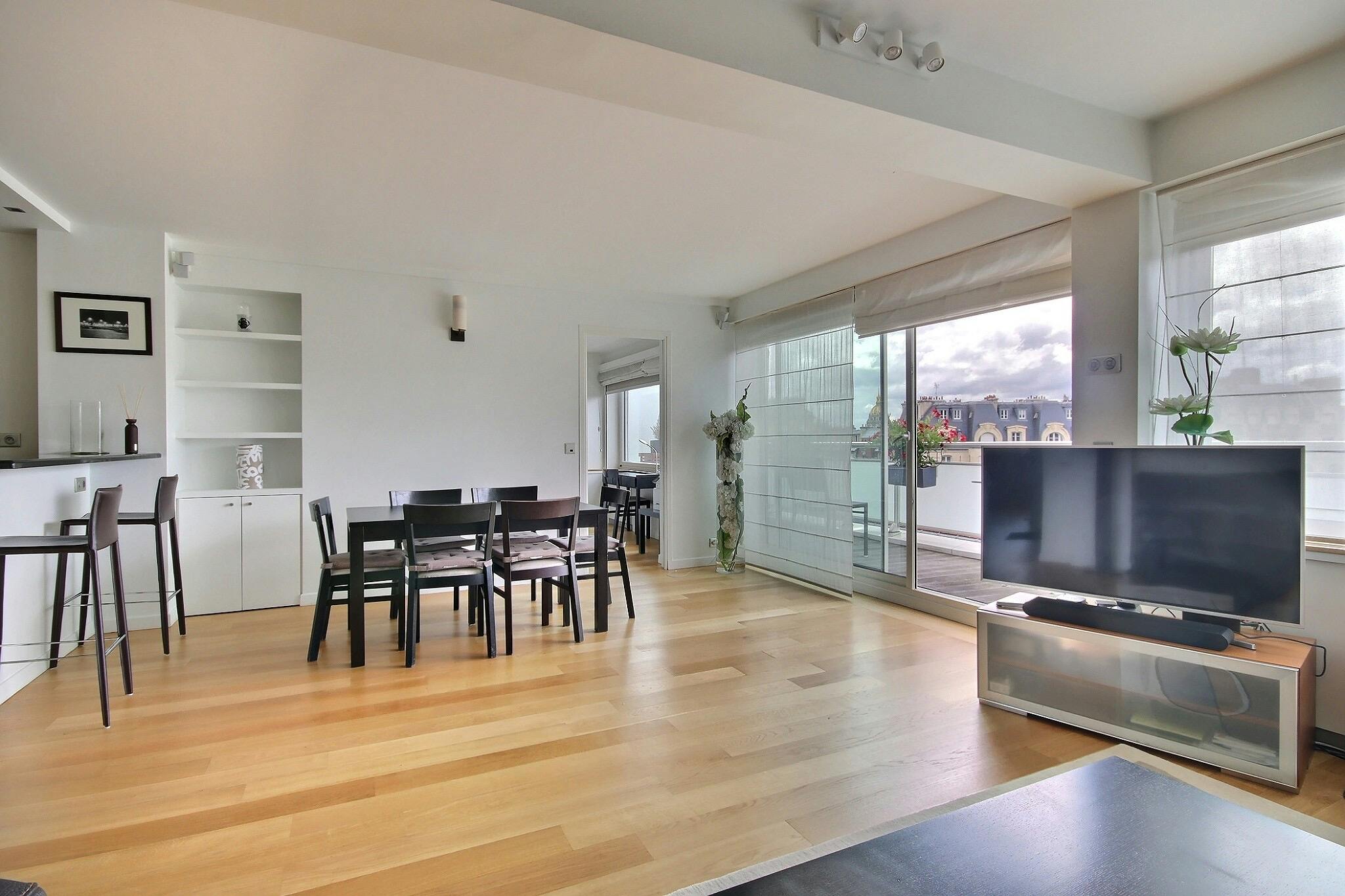 Apartment for rent for €4,770 per month in Paris, Rue du Général Camou