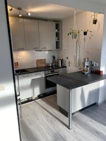 Apartment for rent for €2,095 per month in Amsterdam, Jan de Jonghstraat