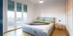 Appartement à louer pour 1 380 €/mois à Trezzano sul Naviglio, Piazza San Lorenzo