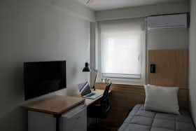 Private room for rent for €420 per month in Alcalá de Henares, Calle Beatriz Galindo