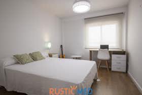 Privé kamer te huur voor € 300 per maand in Castelló de la Plana, Carrer Méndez Núñez