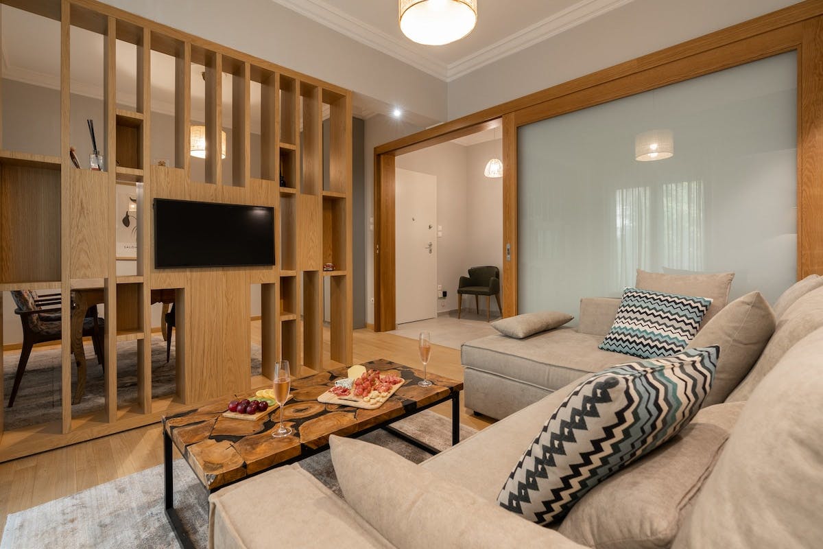 Leoforos Vasileos Georgiou B', Athens preview