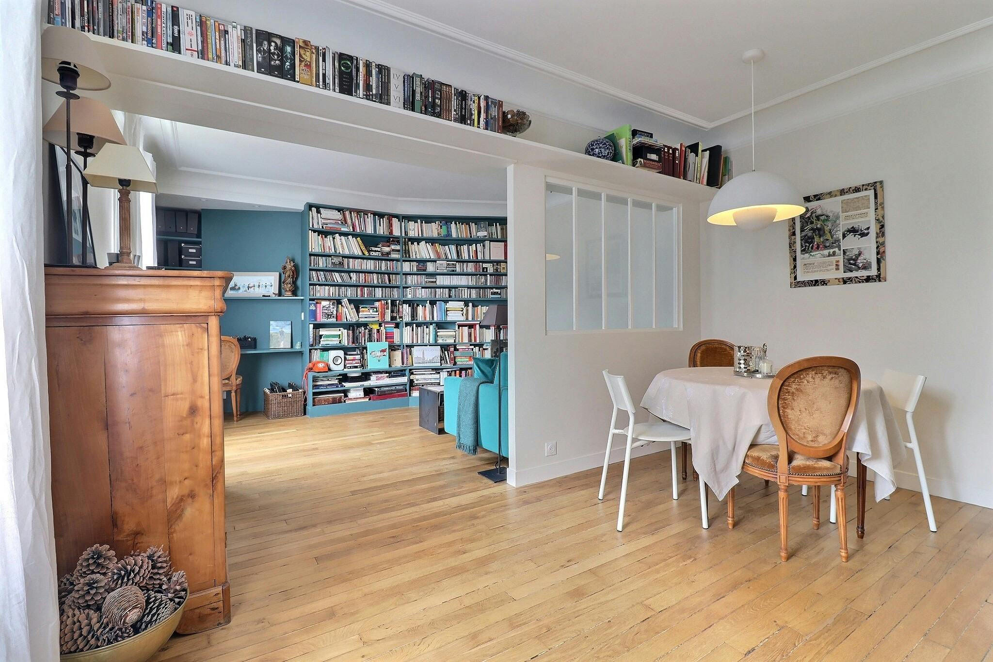 Apartment for rent for €2,034 per month in Paris, Rue Hallé