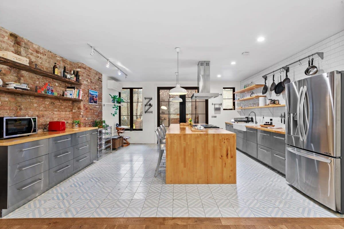 Appartamento in affitto a $4,614 al mese a Brooklyn, Starr St