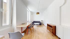 Apartamento para alugar por € 612 por mês em Avignon, Rue Saint-Christophe