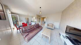 Appartement te huur voor € 585 per maand in Saint-Étienne, Rue Aimé Malecot