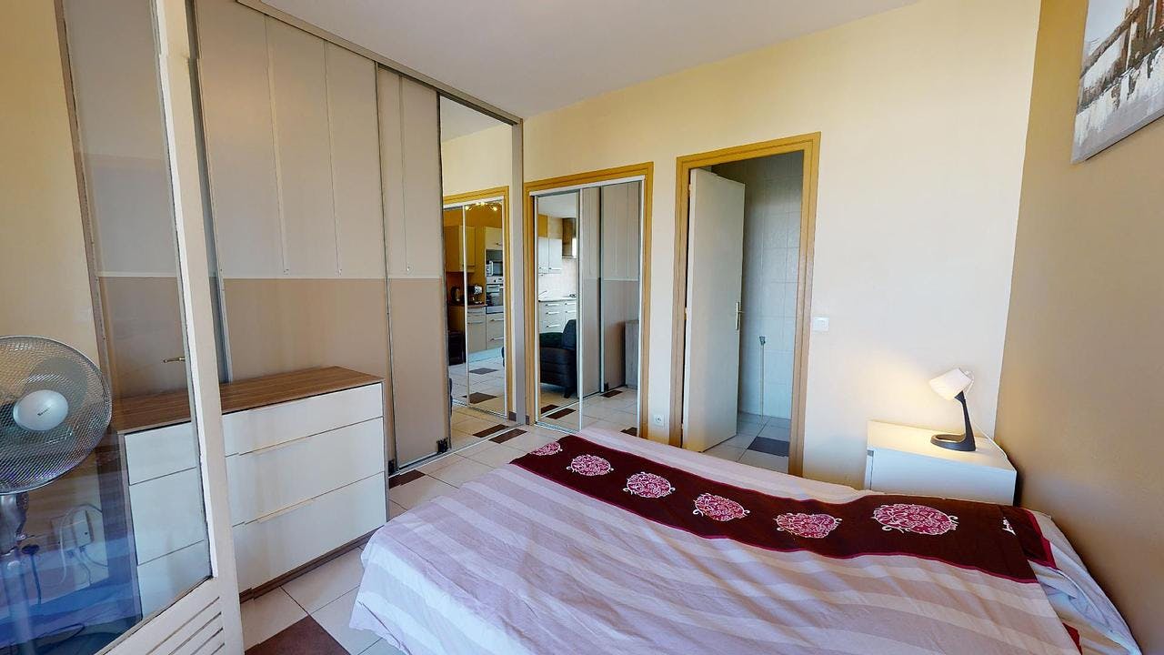 Apartment Lyon, 1 bed, 34m² — photo 1