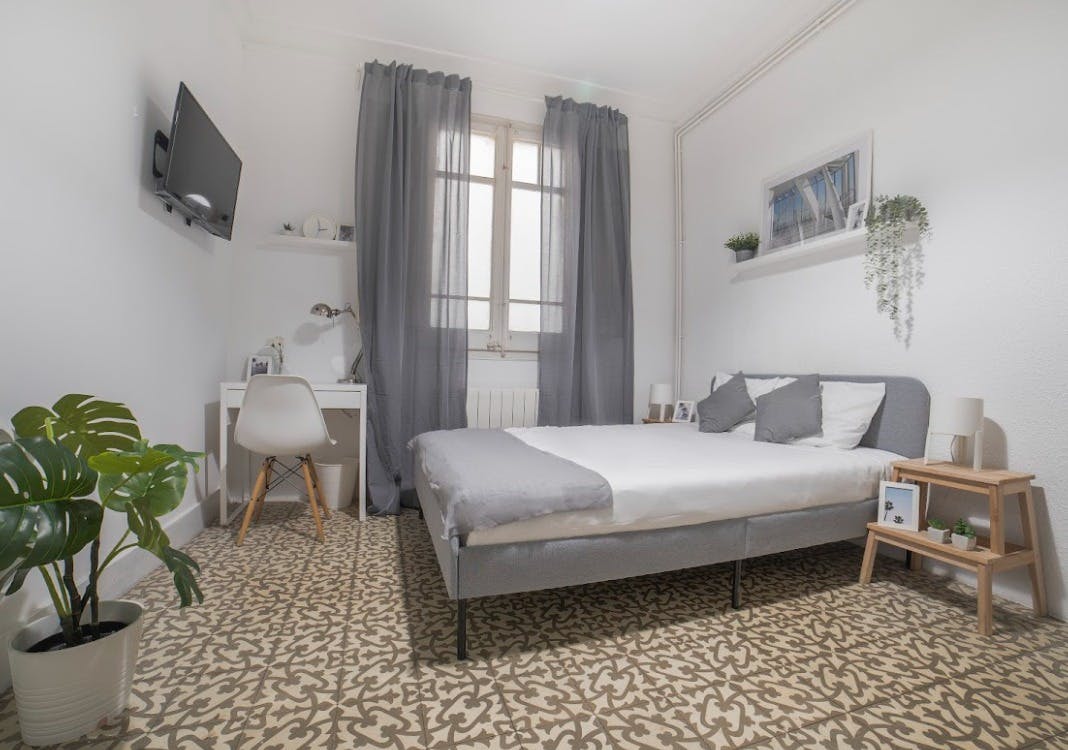 Private room for rent for €557 per month in Barcelona, Carrer de Casanova