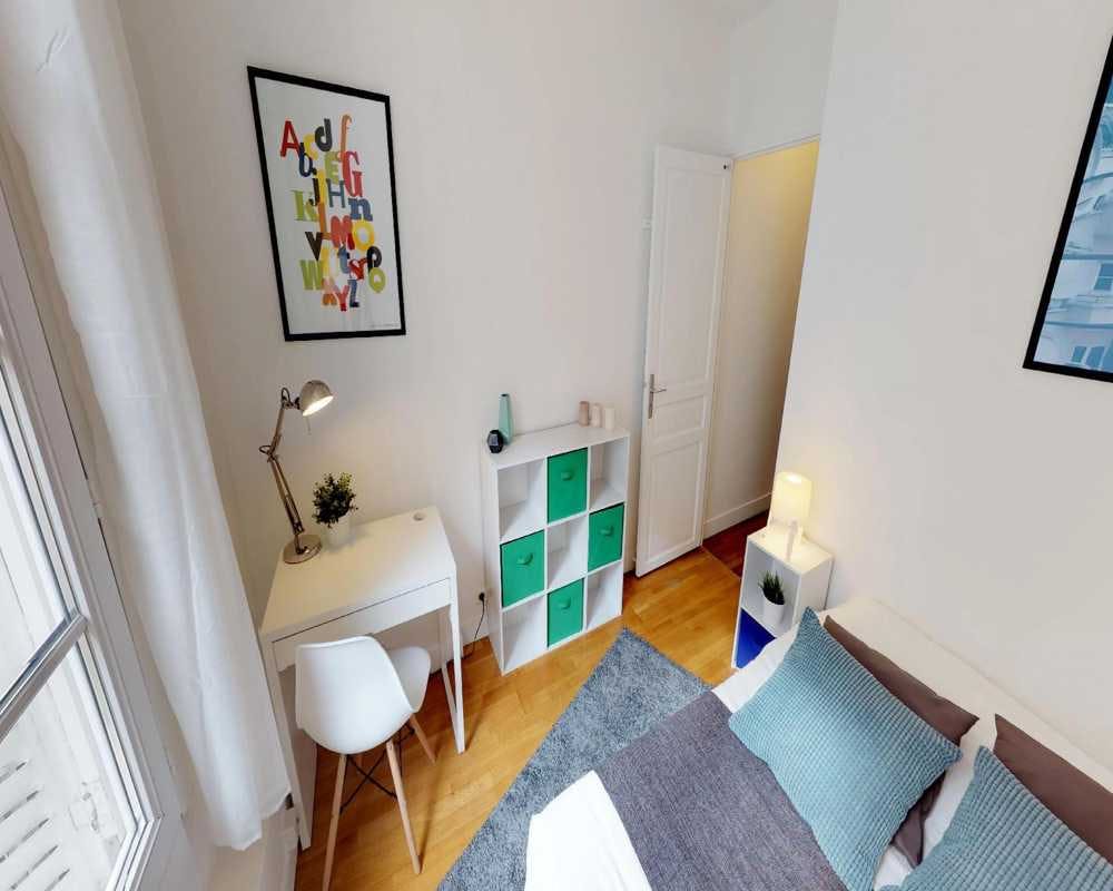 Rue de Vaugirard, Paris preview