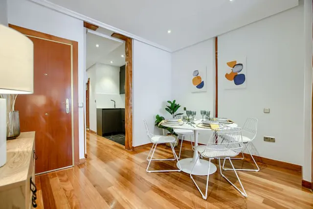 1-Bedroom Apartment in Plaza de las Comendadoras, Madrid (1530591) room image 2