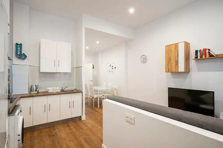 1-Bedroom Apartment in Calle de Achuri, Madrid (1530592) ROOM 2