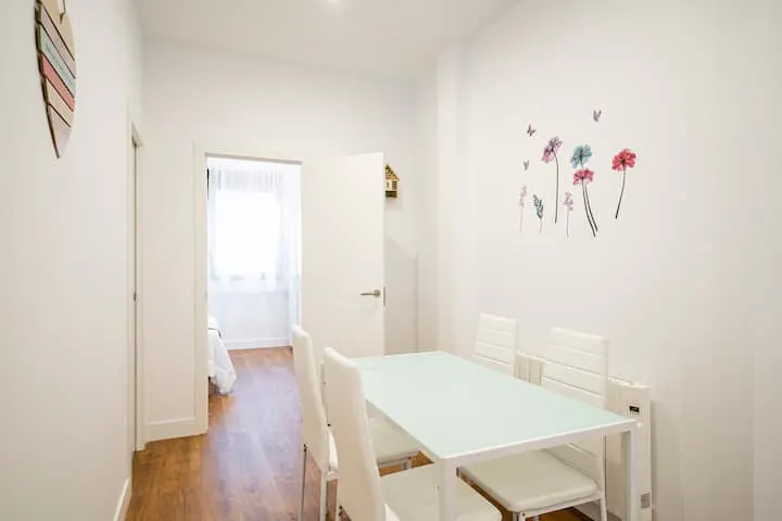 1-Bedroom Apartment in Calle de Achuri, Madrid (1530592) ROOM 1