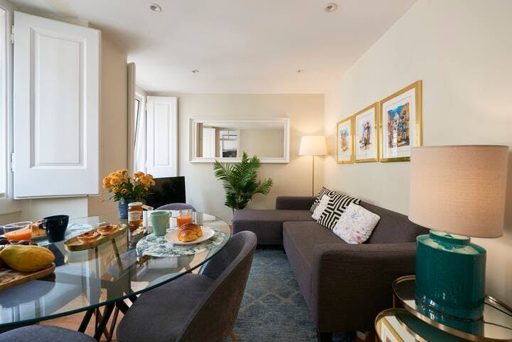 Apartment for rent for €2,200 per month in Lisbon, Rua do Passadiço