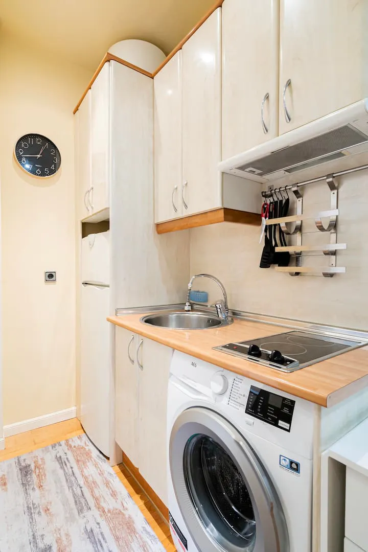 1-Bedroom Apartment in Avenida de la Ciudad de Barcelona, Madrid (1530609) ROOM 4
