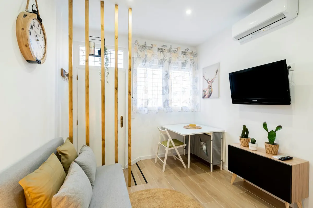 1-Bedroom Apartment in Travesía de Gerardo Cordón, Madrid (1530653) ROOM 4