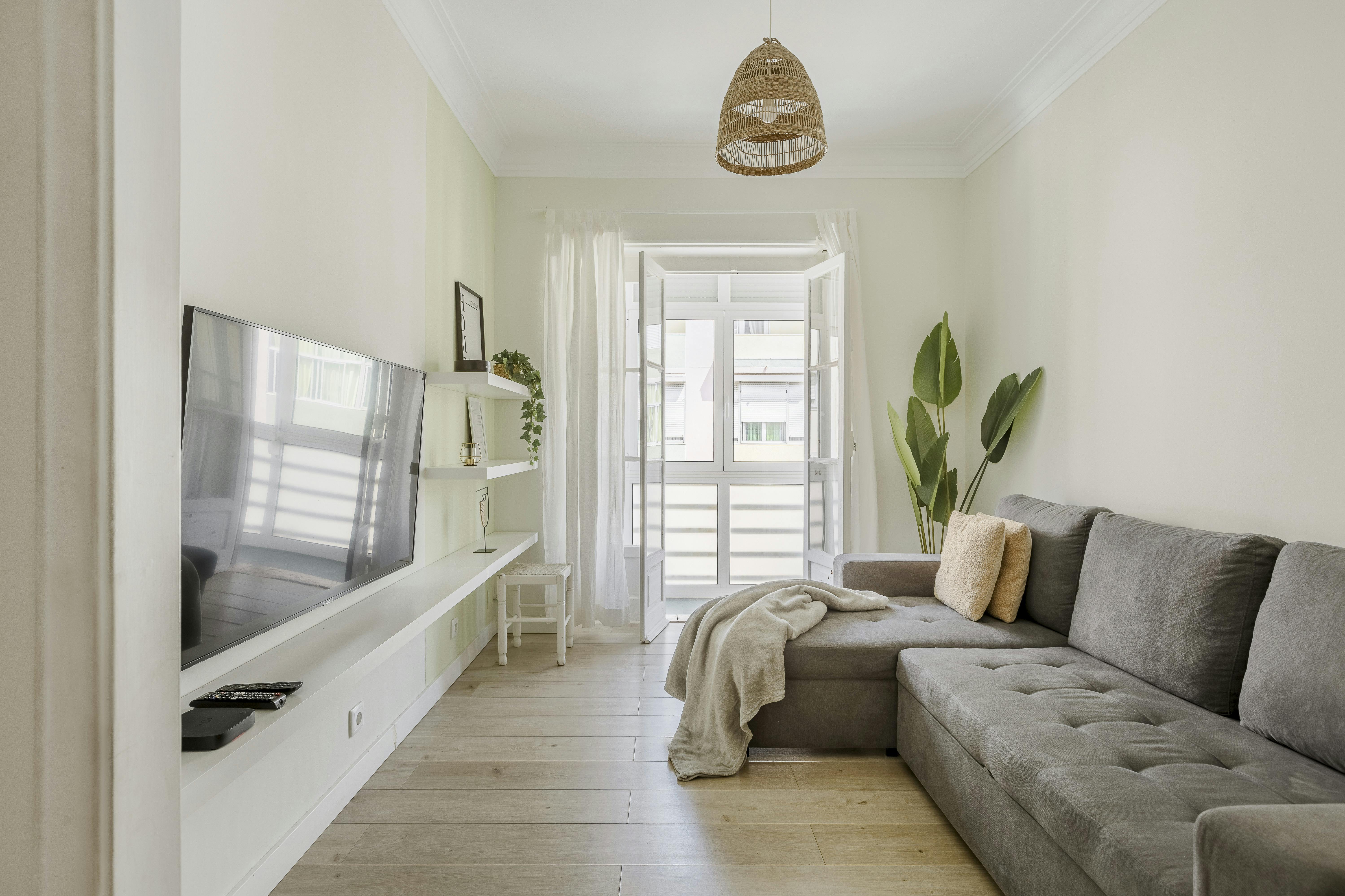 Apartment for rent for €4,200 per month in Amadora, Rua 9 de Abril