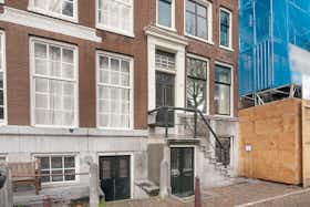 Apartment for rent for €2,850 per month in Amsterdam, Nieuwe Herengracht
