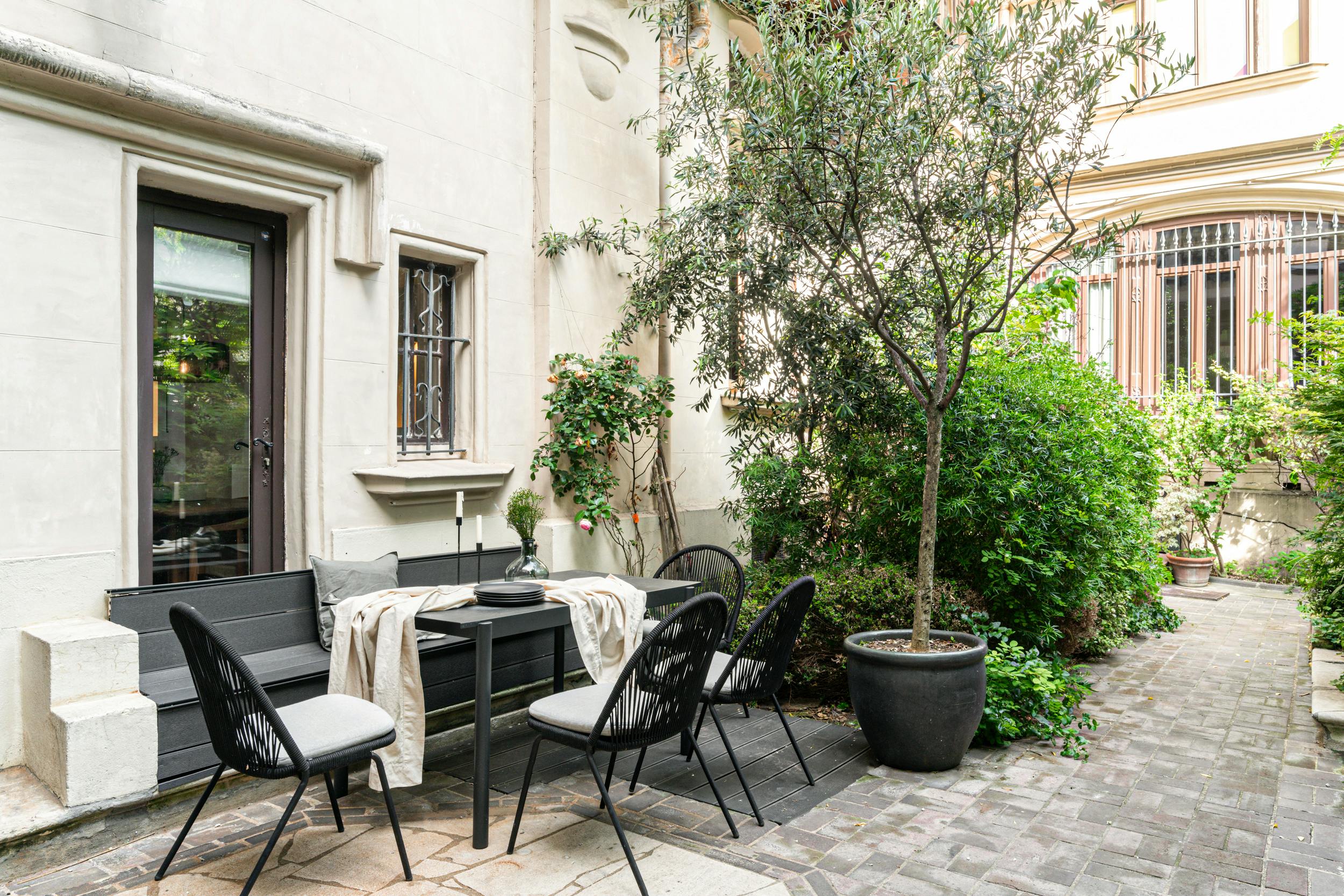 Apartment for rent for €5,404 per month in Paris, Impasse Marie Blanche