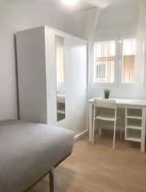 Privé kamer te huur voor € 370 per maand in Madrid, Calle Isabel Patacón