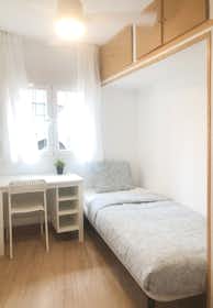 Pokój prywatny do wynajęcia za 370 € miesięcznie w mieście Madrid, Calle Isabel Patacón