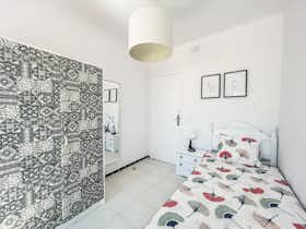 Habitación privada en alquiler por 310 € al mes en Alicante, Calle Capitán Amador