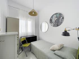 私人房间 正在以 €270 的月租出租，其位于 Alicante, Calle Capitán Amador