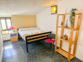 WG-Zimmer zu mieten für 395 € pro Monat in Castelló de la Plana, Avenida del Mar