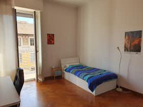 Private room for rent for €700 per month in Milan, Via Nicola Antonio Porpora