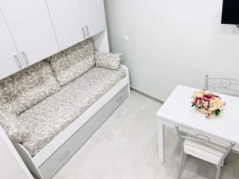 Vico Limoncello, Naples