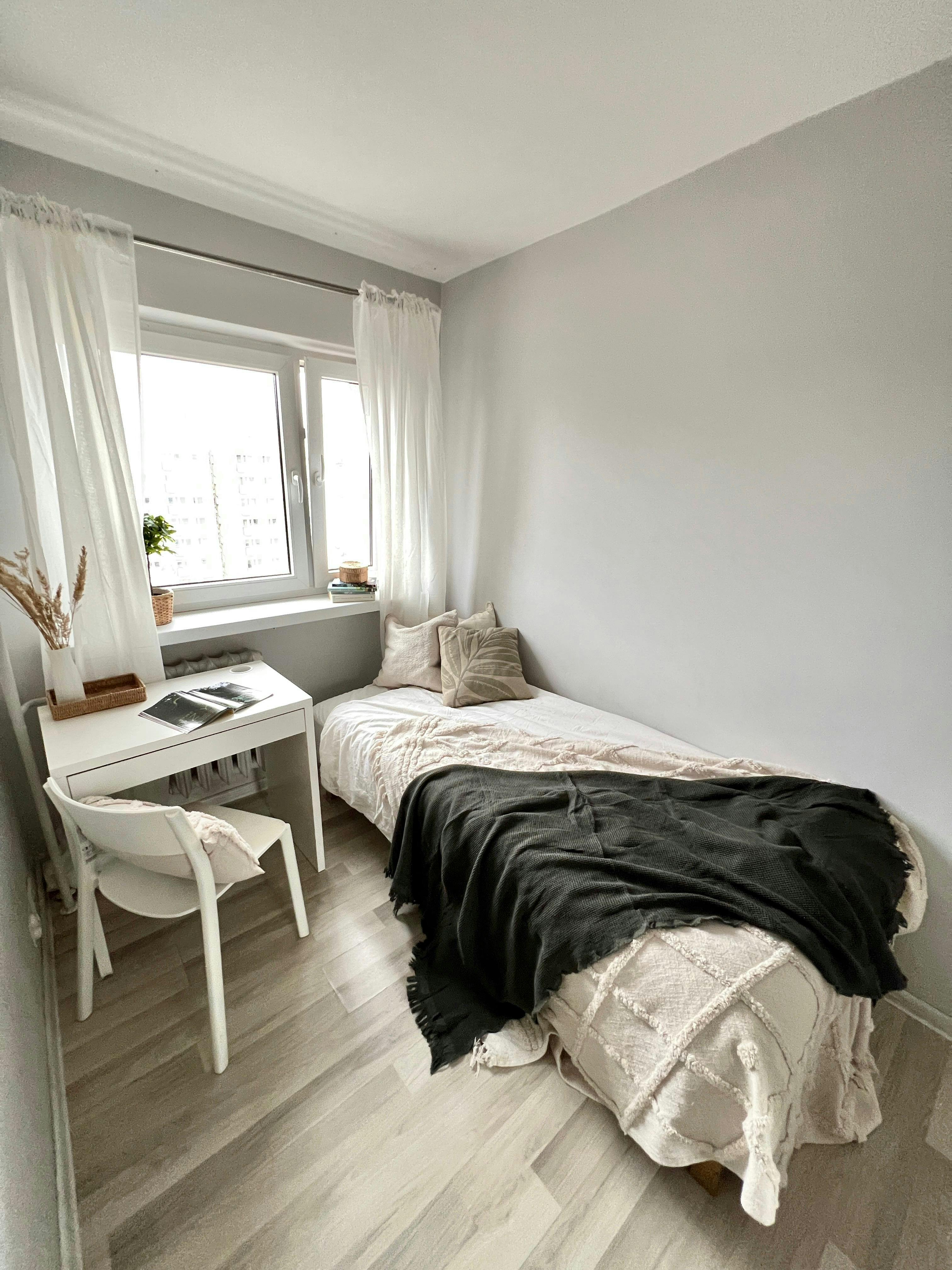 Private room for rent for €445 per month in Warsaw, aleja "Solidarności"