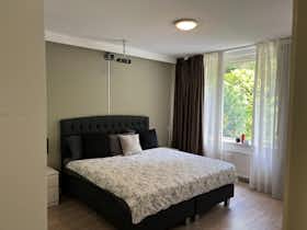 Private room for rent for €1,180 per month in Rotterdam, Godijn van Dormaalstraat