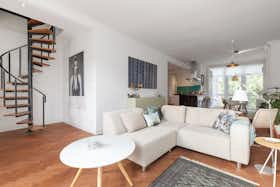 Apartment for rent for €2,800 per month in Groningen, Grote Leliestraat