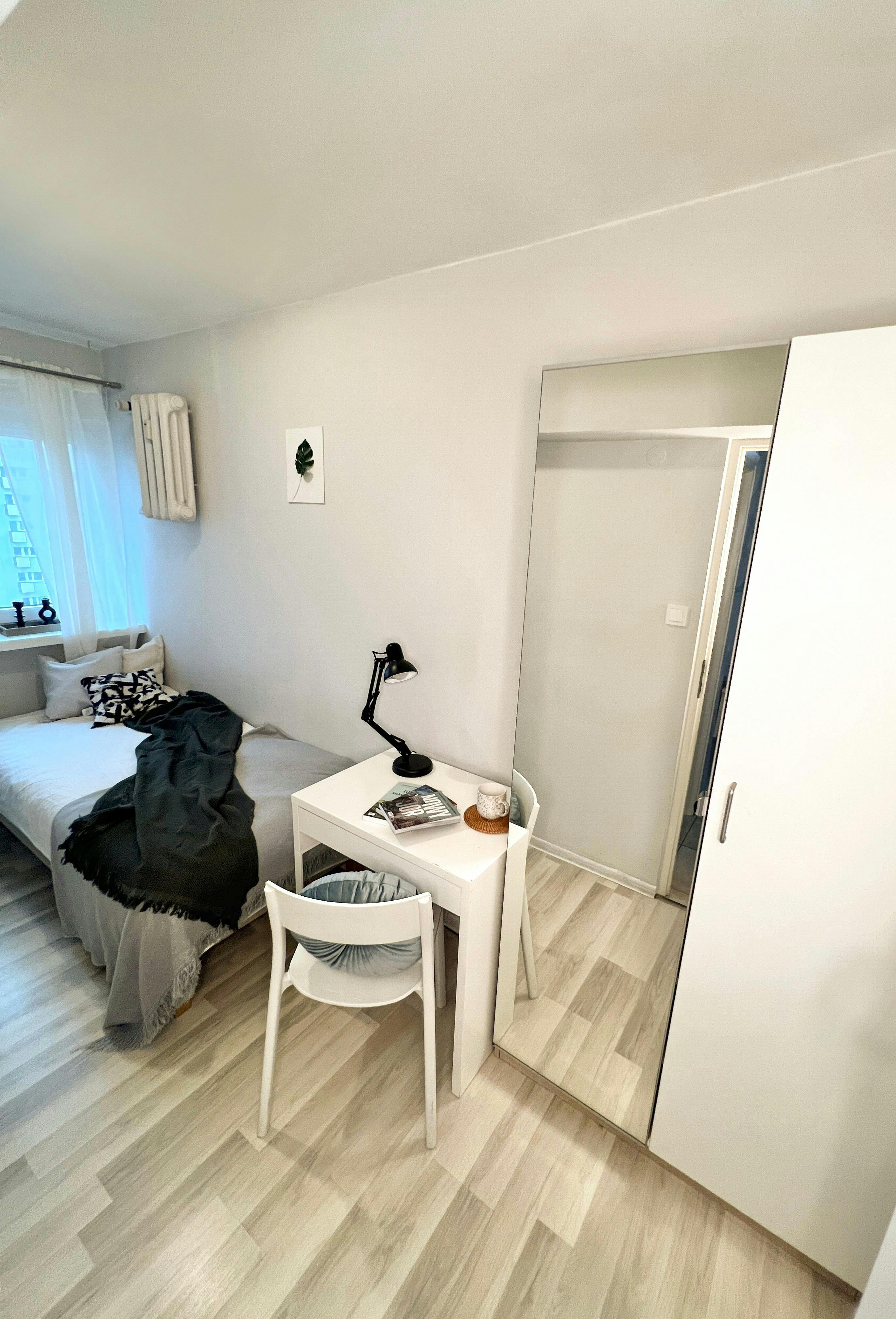 aleja "Solidarności", Warsaw preview