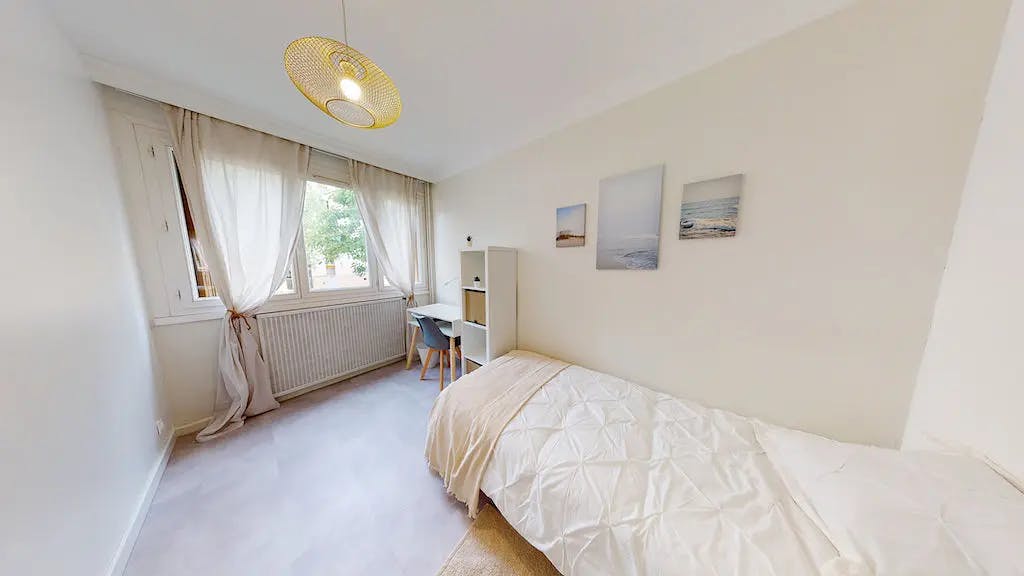 Rue du Professeur Roux, Vénissieux preview