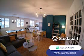 私人房间 正在以 €380 的月租出租，其位于 Agen, Rue des Rondes Saint-Martial