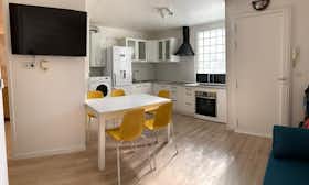 Отдельная комната сдается в аренду за 600 € в месяц в Noisy-le-Grand, Allée de la Noiseraie