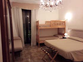 Shared room for rent for €400 per month in Rome, Via dei Cavalleggeri